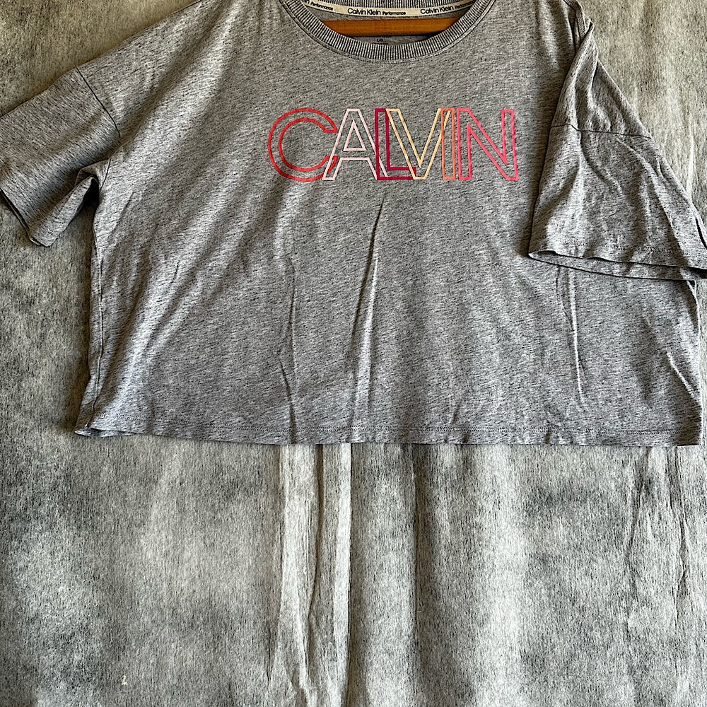 CALVIN KLEIN PERFORMANCE WOMANS CROP TOP SZ L